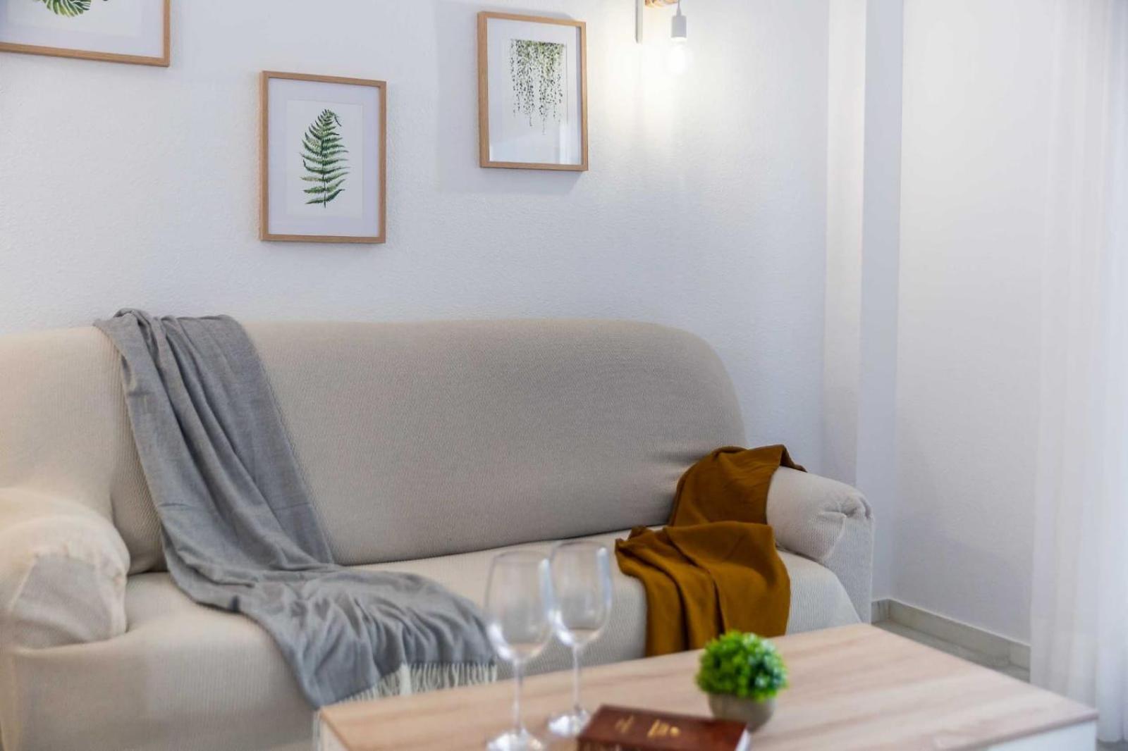 Fuengirola Los Boliches Paseo Maritimo Rey De Espana Esquina Lope De Vega 1 Dormitorio Mas Sofa Cama Salon Mas Cama Supletoria Eksteriør billede